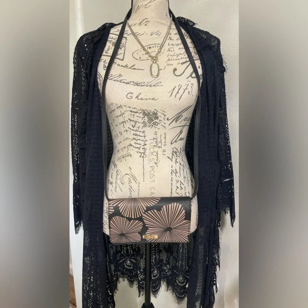 ⭐️ Trina Turk Crossbody Bag Black/Cream EUC